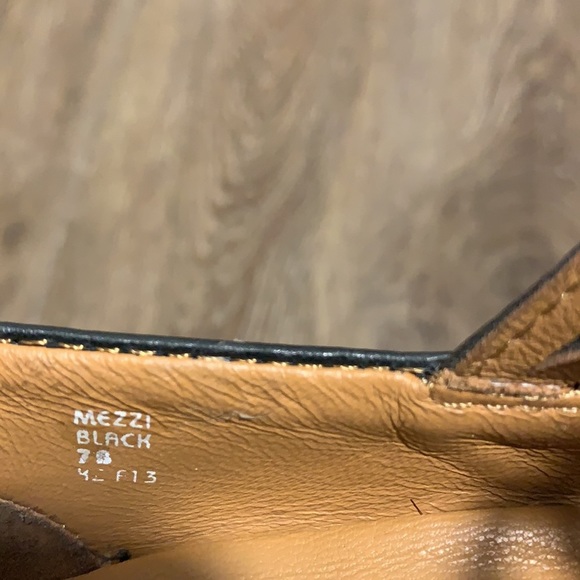 Earthies Mezzi Black Leather Heels - Picture 7 of 7